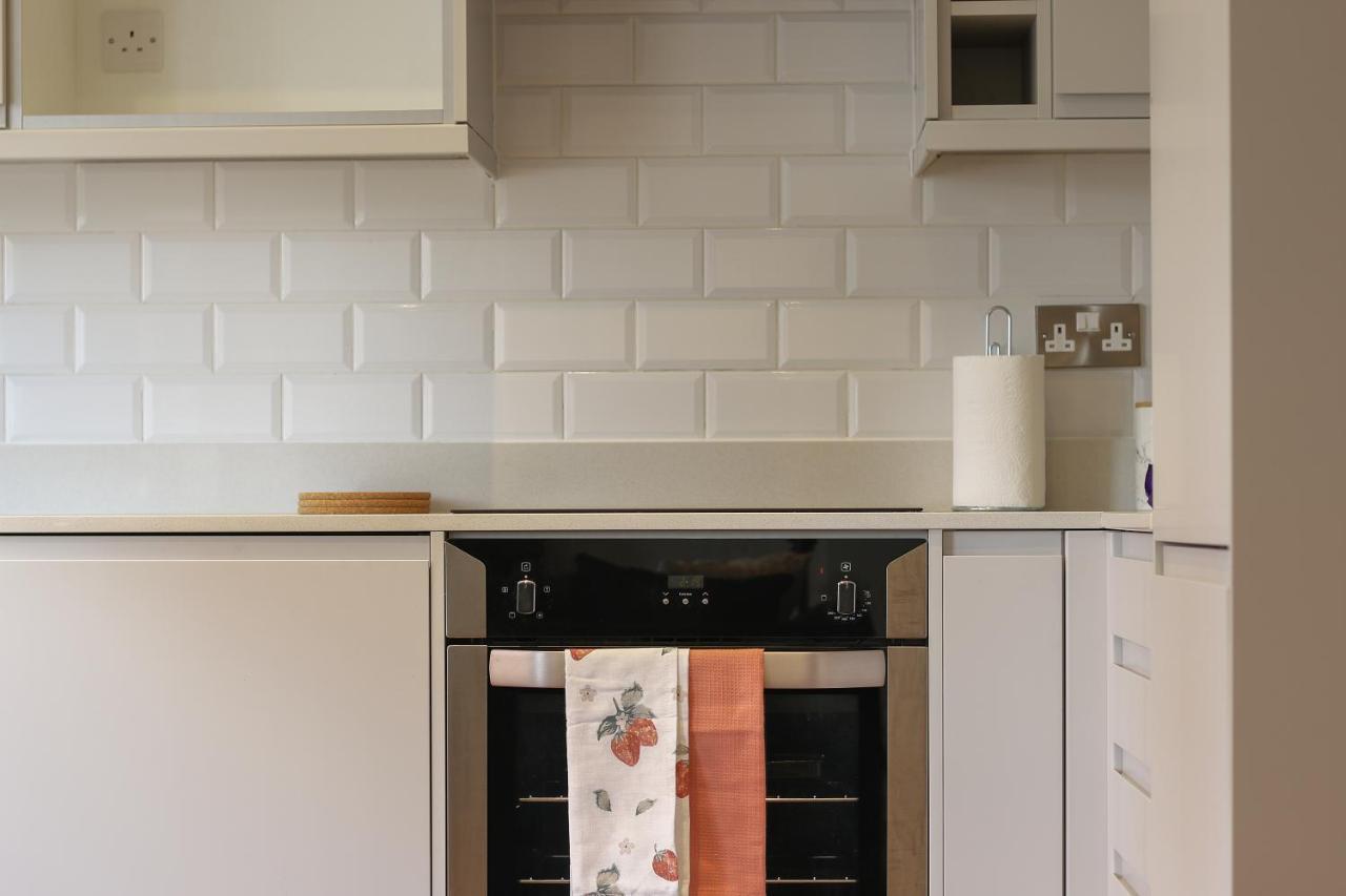 Modern 2-Bed Apartment, Free Parking, City Centre, Netflix & Pet Friendly - Hosted By Stay Host Save Sheffield Extérieur photo