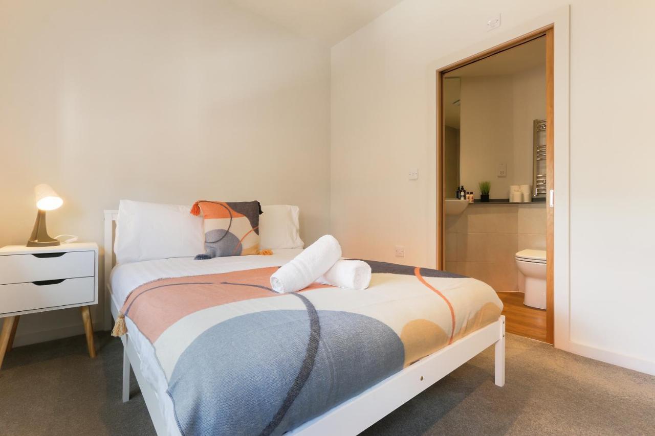 Modern 2-Bed Apartment, Free Parking, City Centre, Netflix & Pet Friendly - Hosted By Stay Host Save Sheffield Extérieur photo